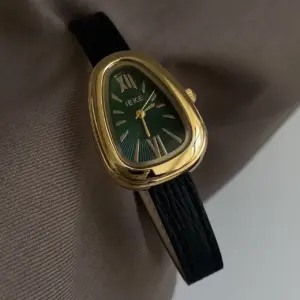 MONTRE IEKE VINTAGE NOIR